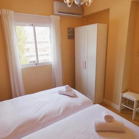 La Galeria De Cercano Al Hospital Civil Apartament Malaga